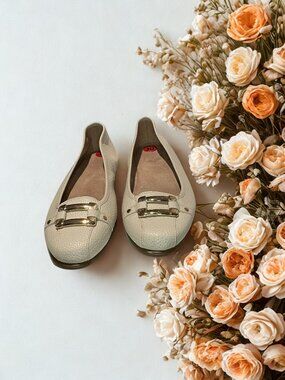 Aerosoles Crème with Gold Accent Flats